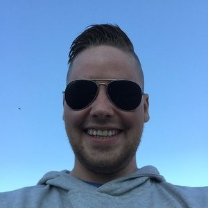 Meet your Posher, Toms